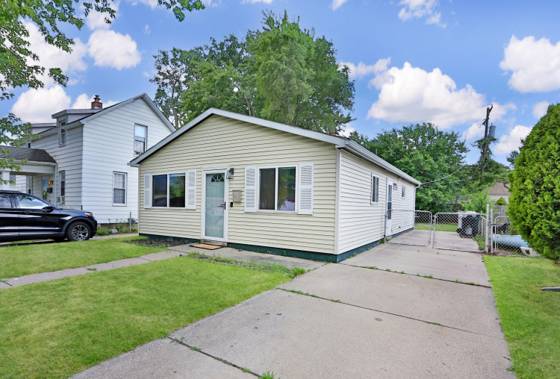 1000 E Mahan Avenue, Hazel Park, MI 48030 photo 3
