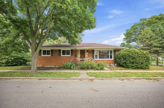 204 Edgewood Place Place, Ferndale, MI 48220 photo 2