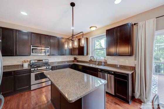 51152 E Bourne Terrace, Novi, MI 48374 photo 3