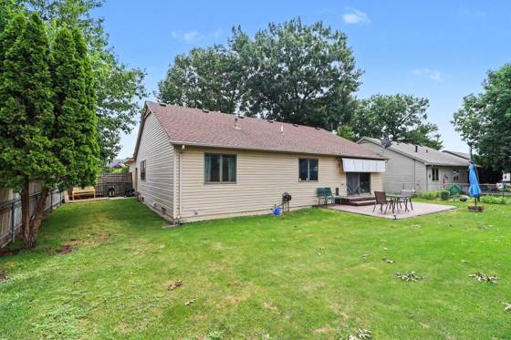 9295 Stonehouse Avenue, Livonia, MI 48150 photo 2