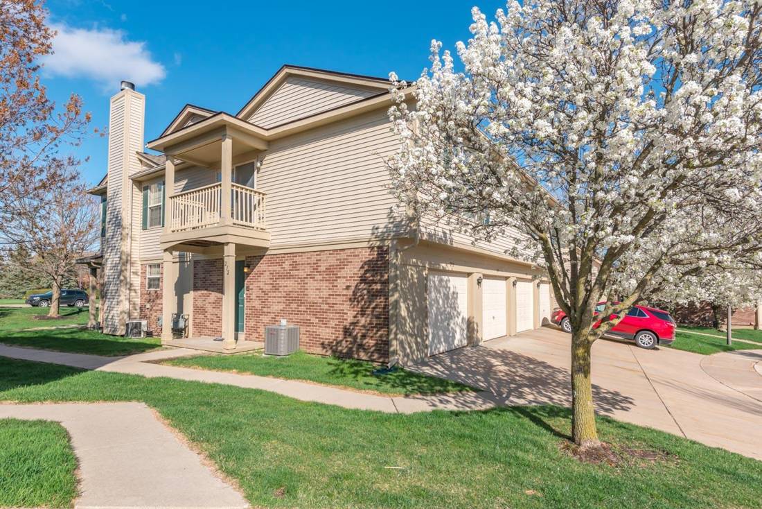 212 Commons Court, Saline, MI 48176