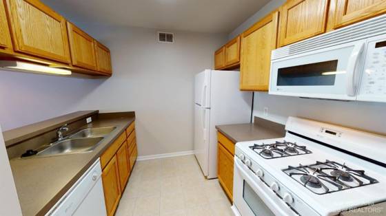 2785 S Knightsbridge Circle, Ann Arbor, MI 48105 photo 2