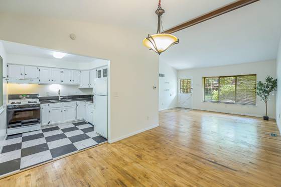 2897 Ticknor Court, Ann Arbor, MI 48104 photo 2