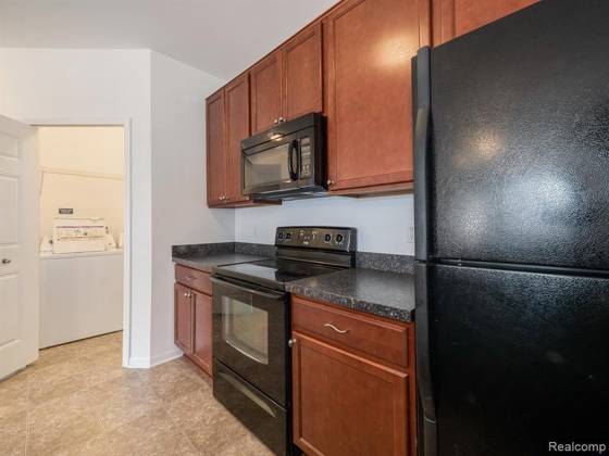 964 W Summerfield Glen Circle, Ann Arbor, MI 48103 photo 2