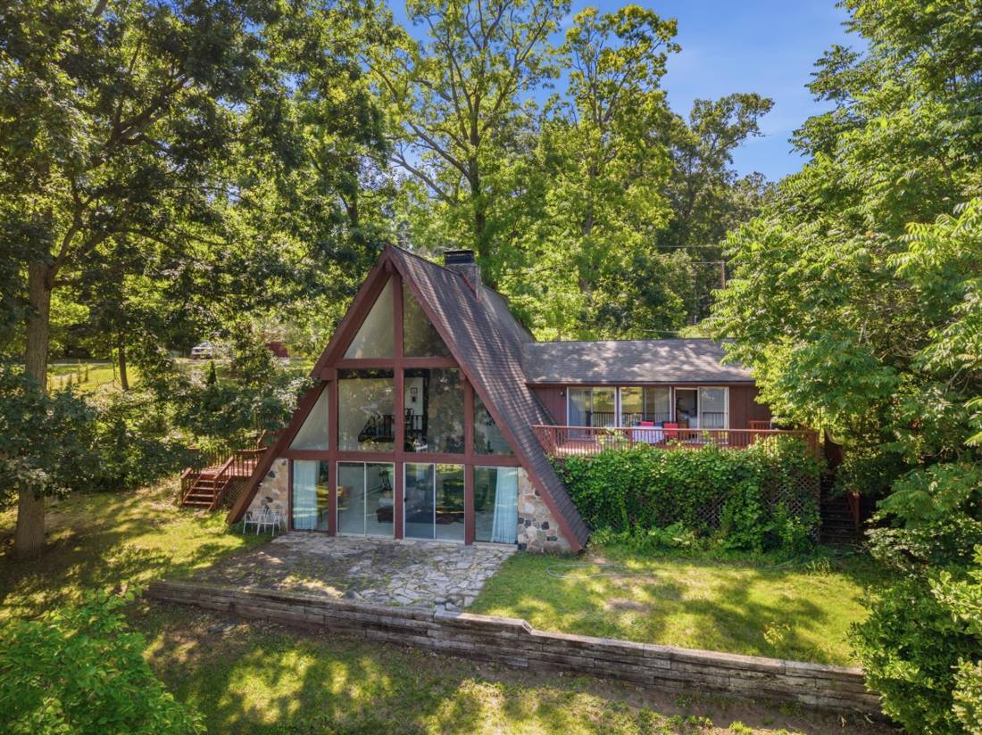 11881 Westshore Drive, Pinckney, MI 48169