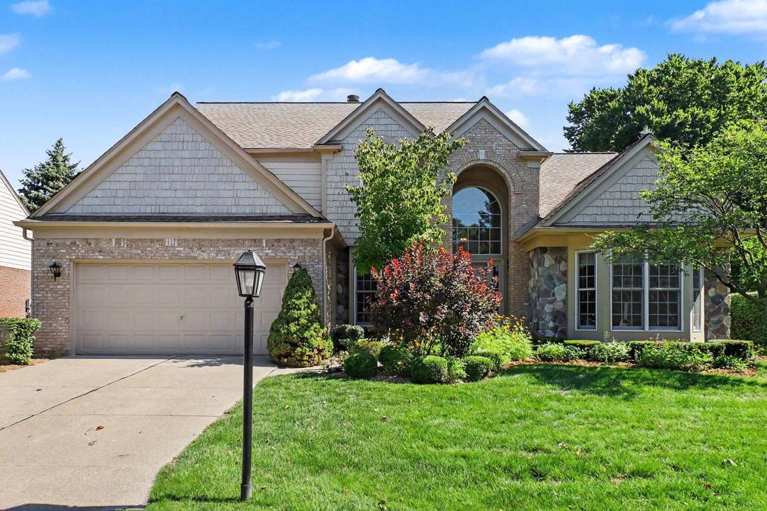 39728 Dun Rovin Drive, Northville, MI 48168