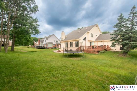 37709 Glengrove Drive, Farmington, MI 48331 photo 2