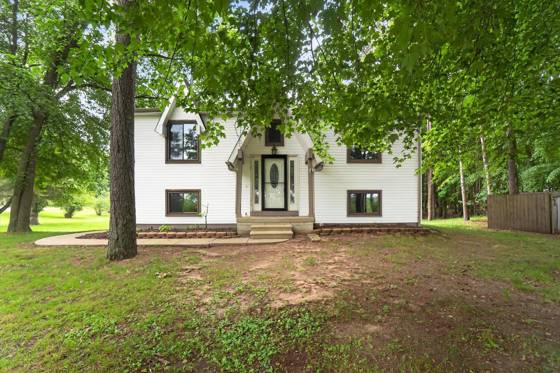 4042 Burns Road, Howell, MI 48855 photo 2