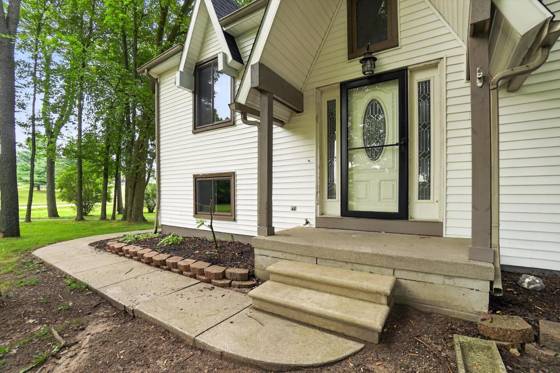 4042 Burns Road, Howell, MI 48855 photo 3
