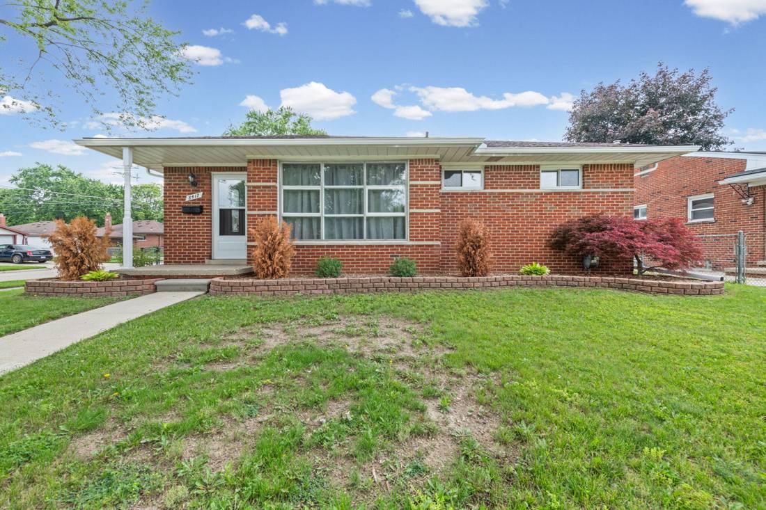 8417 Colonial Street, Dearborn Heights, MI 48127