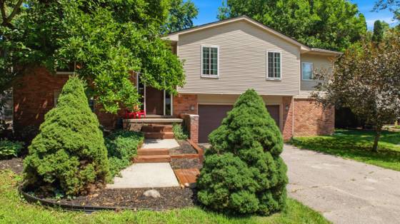 7737 Collingwood Drive, Brighton, MI 48114 photo 2