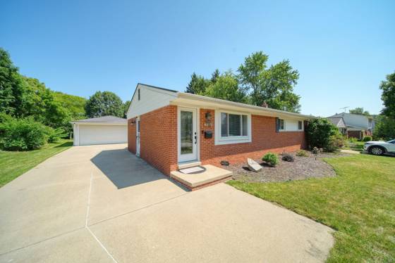 732 Bassett Drive, Saline, MI 48176 photo 2