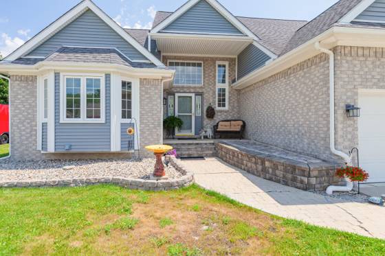 32321 Liparoto Drive, Rockwood, MI 48173 photo 3