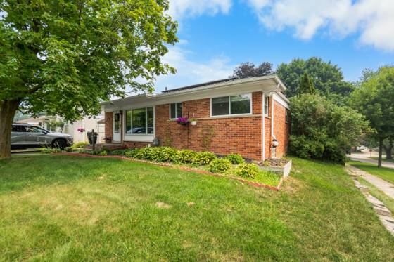 906 Squire Lane, Milford, MI 48381 photo 2
