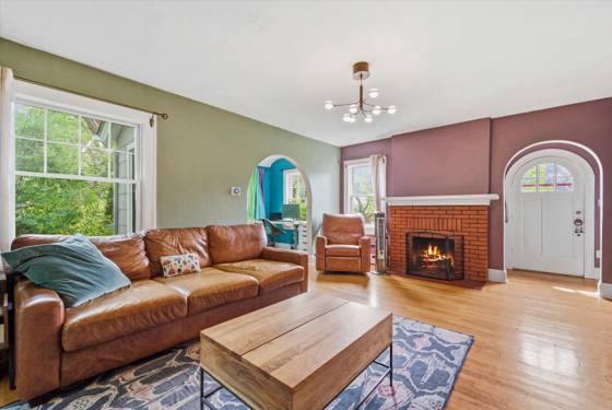 325 Hilldale Drive, Ann Arbor, MI 48105 photo 4