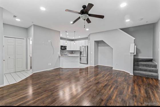 4109 Addington Drive, Commerce Twp, MI 48390 photo 5