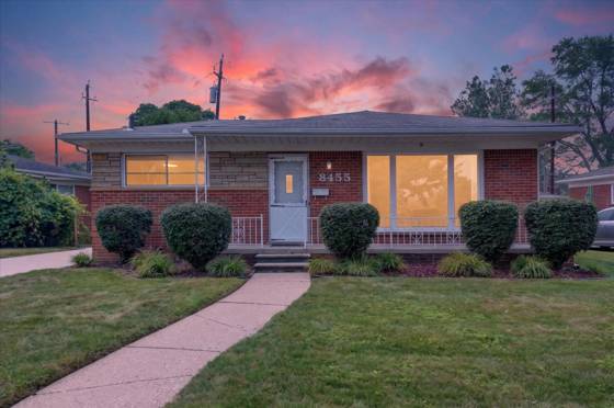 8455 Rockland Street, Dearborn Heights, MI 48127 photo 2