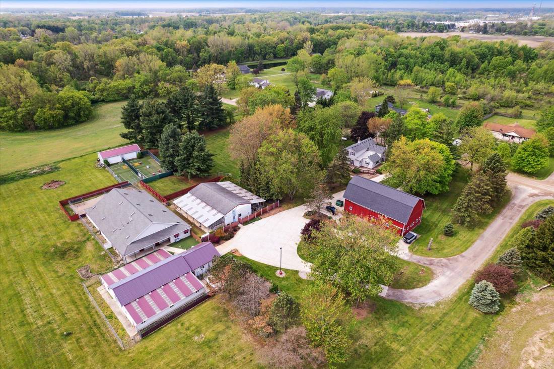 3650 Hogback Road, Fowlerville, MI 48836