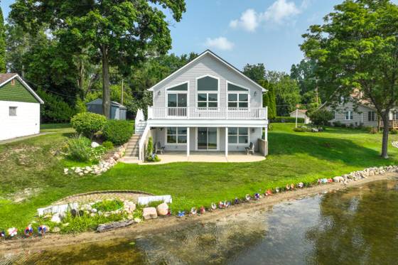 6730 Grand Beach Drive, Brighton, MI 48114 photo 4