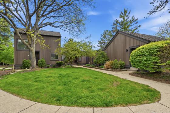 18 Northwick Court, Ann Arbor, MI 48105 photo 2