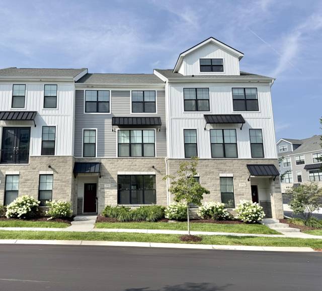 2752 S Spurway Drive, Ann Arbor, MI