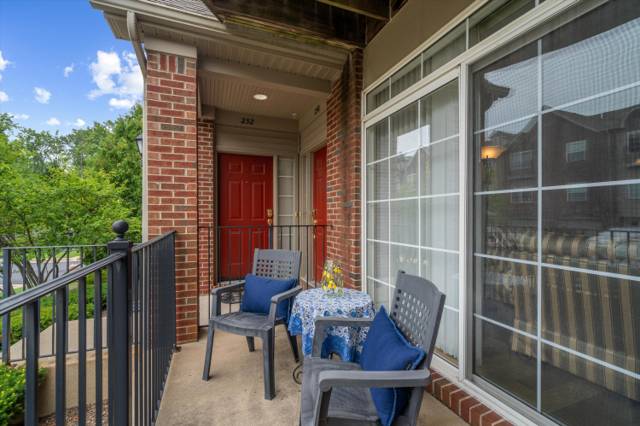228 W Oakbrook Drive, Ann Arbor, MI