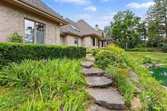 4911 Red Fox Run, Ann Arbor, MI 48105 photo 3