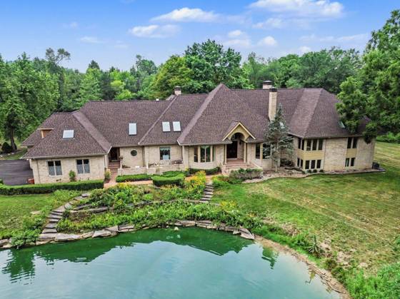 4911 Red Fox Run, Ann Arbor, MI 48105 photo 2