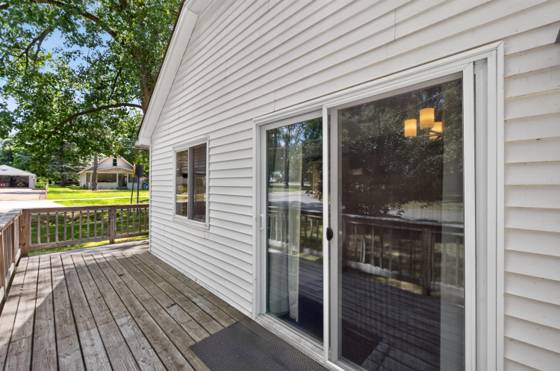571 Crescent Lake Road, Waterford, MI 48327 photo 4