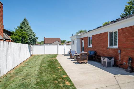 22225 Love Street, Saint Clair Shores, MI 48082 photo 5