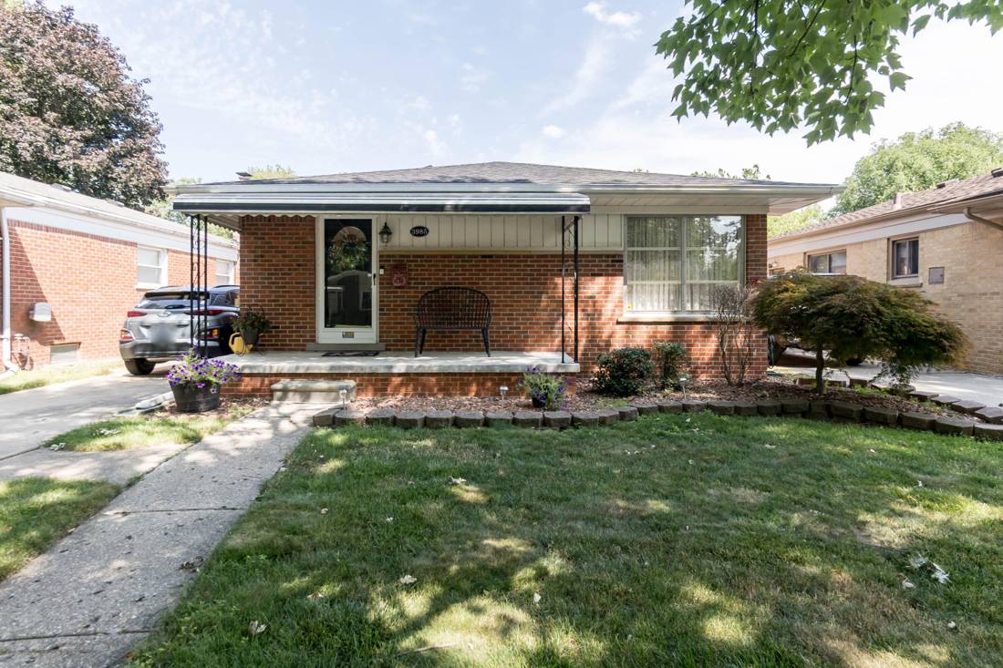 3985 Harding Street, Dearborn Heights, MI 48125