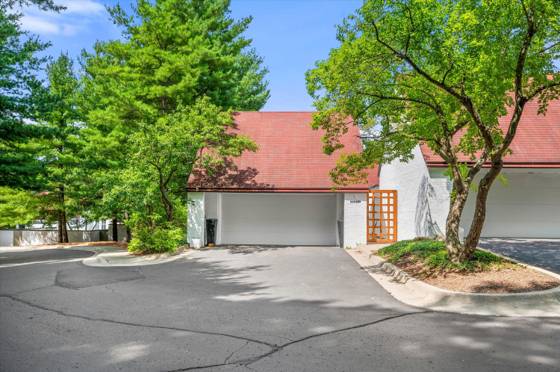 1019 Young Place, Ann Arbor, MI 48105 photo 2