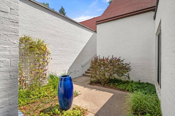 1019 Young Place, Ann Arbor, MI 48105 photo 5