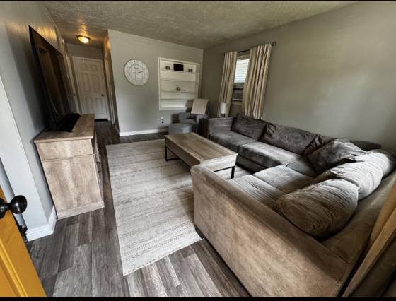 20889 E Ridgemont Road, Harper Woods, MI 48225 photo 2