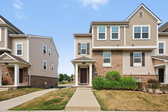4576 Bradley Circle #25, Troy, MI 48085 photo 2