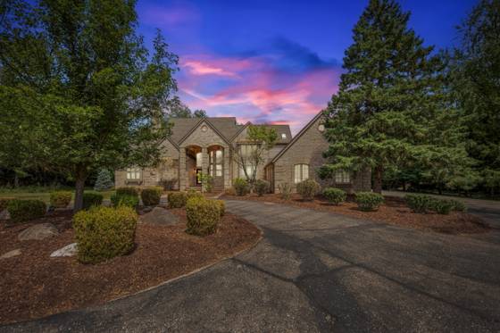 2086 Valleyview Drive, Ann Arbor, MI 48105 photo 2