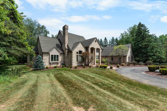 2086 Valleyview Drive, Ann Arbor, MI 48105 photo 3