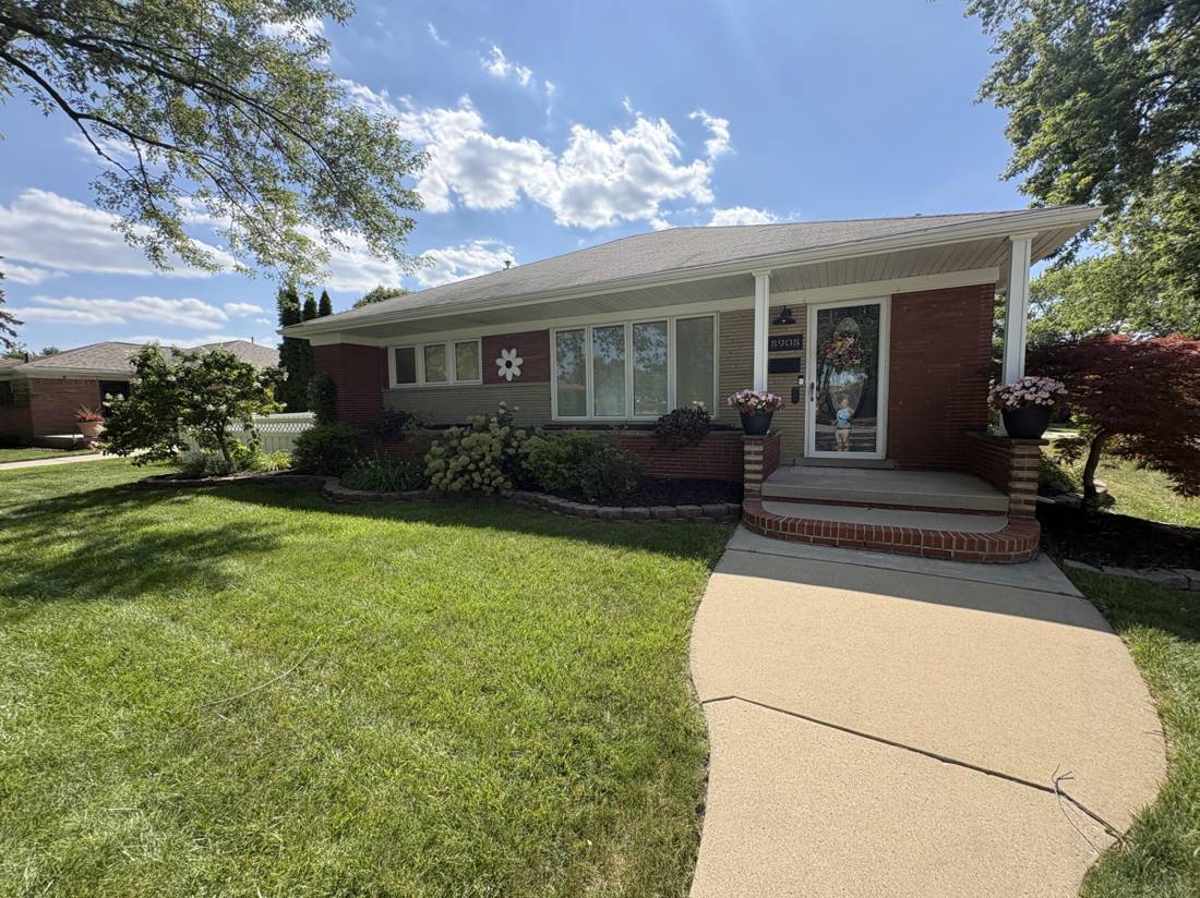 8908 Fox Avenue, Allen Park, MI 48101