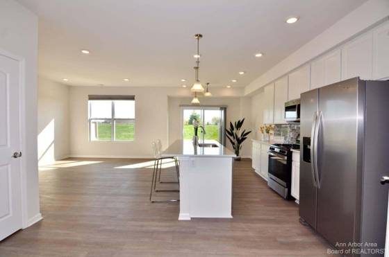 1104 Salt Springs Drive, Saline, MI 48176 photo 5