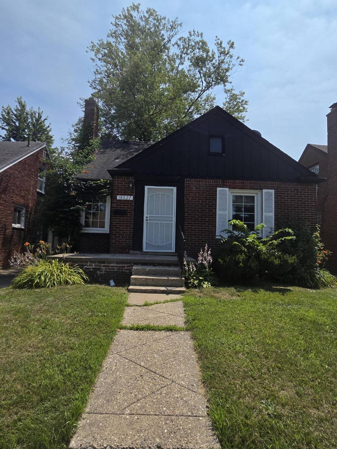 18627 Curtis Street, Detroit, MI 48219