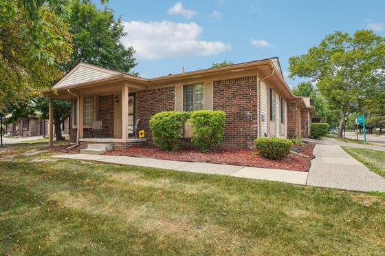 2994 Roundtree Drive, Troy, MI 48083 photo 2