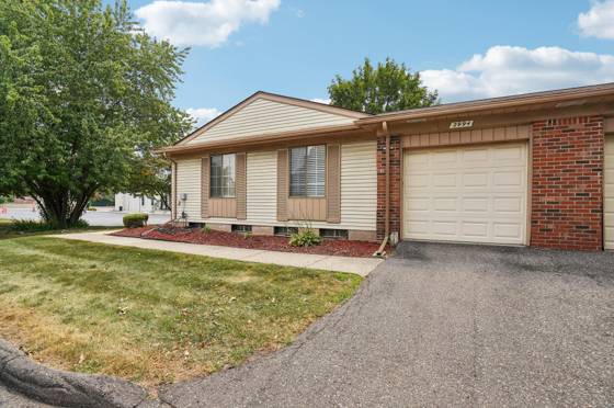 2994 Roundtree Drive, Troy, MI 48083 photo 3