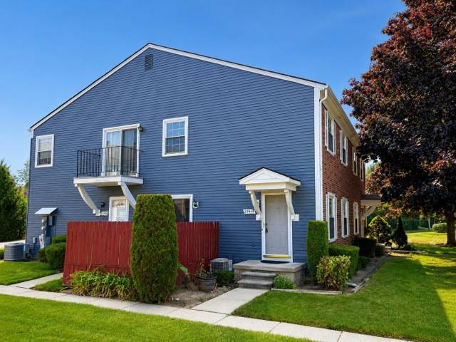 23406 N Rockledge, Novi, MI