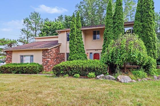 6021 Fairbrook Drive, West Bloomfield, MI 48322 photo 2