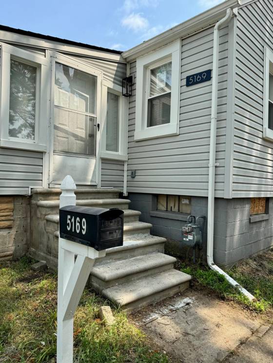 5169 Glenis Street, Dearborn Heights, MI 48125 photo 3