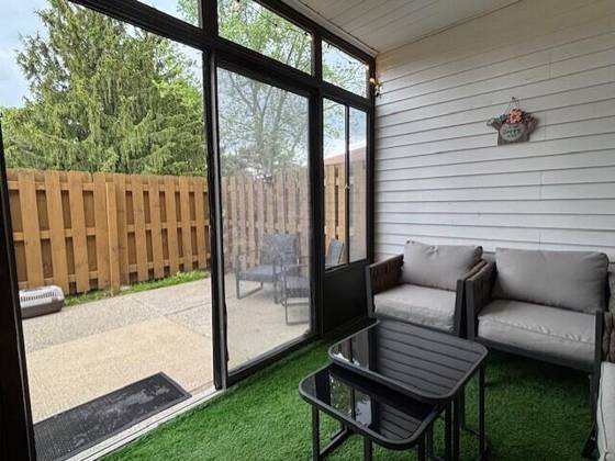 19255 Surrey Lane, Northville, MI 48167 photo 4