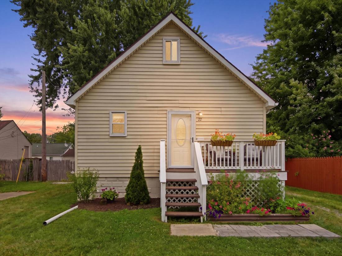 22 N Highland Street, Mount Clemens, MI 48043