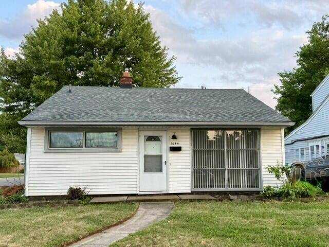 1644 E Goulson Avenue, Hazel Park, MI 48030