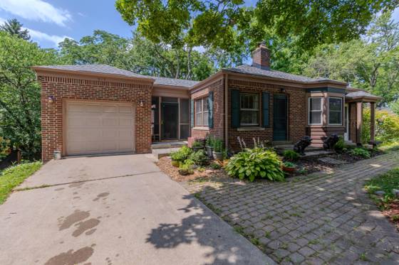 519 Fairview Circle, Ypsilanti, MI 48197 photo 2