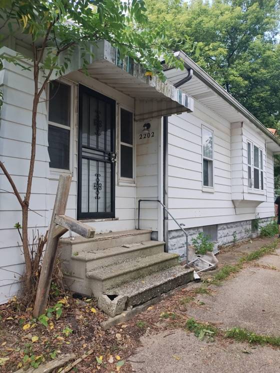 2202 Swayze Street, Flint, MI 48503 photo 2